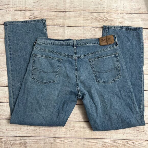 Levi's Signature Relaxed Fit Men's Jeans 34x32 Medium Wash Denim Straight Leg - Picture 2 of 11